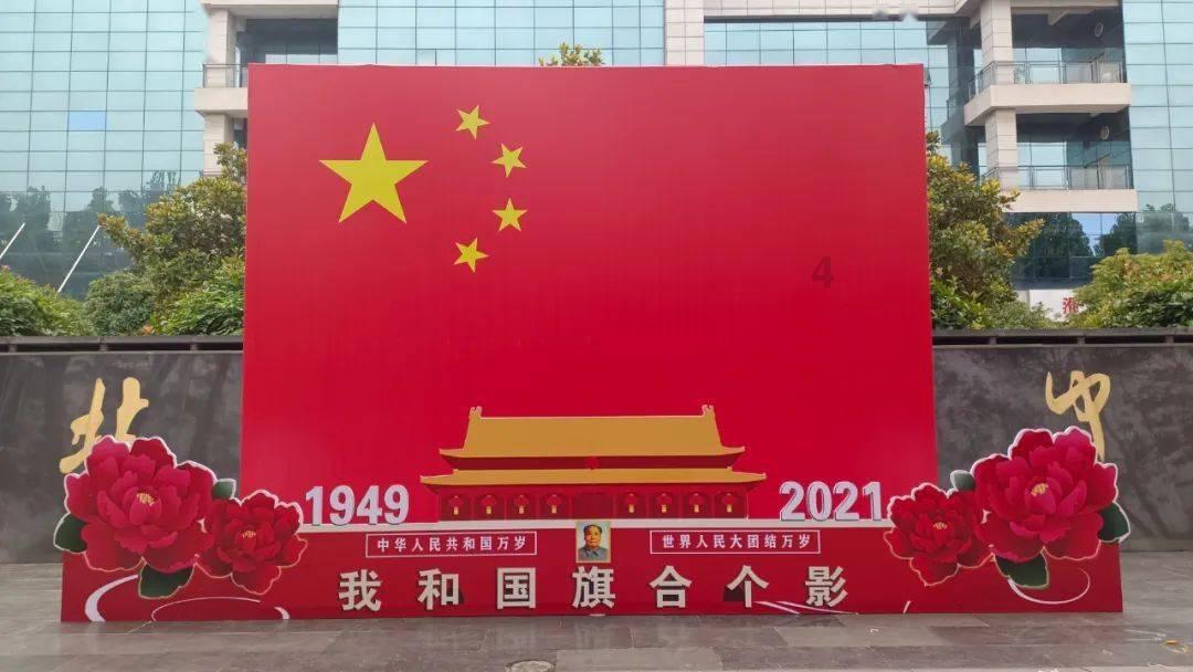他就要跟我分手了还要看我这个月表现干嘛。表现的好请散伙饭？